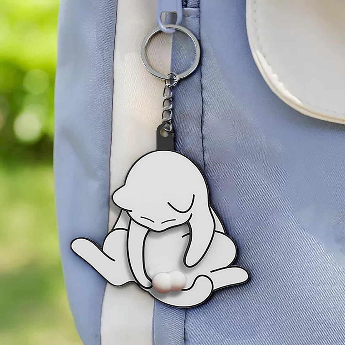 Playful Cat Interactive Keychain with Wiggling Pendant 🐱 | Rotatable Acrylic Kitten Bag Charm Keyring 🔑
