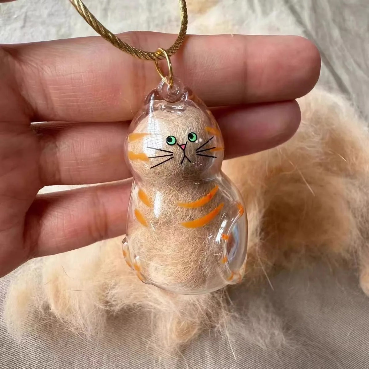 Cute Cat & Dog Fur Storage Capsule Keychain | Transparent Pet Hair Keepsake Pendant & Souvenir 🐱🐶✨
